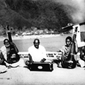 035-Venkatesananda-Sivananda-35_bhajan_orchestra.jpg